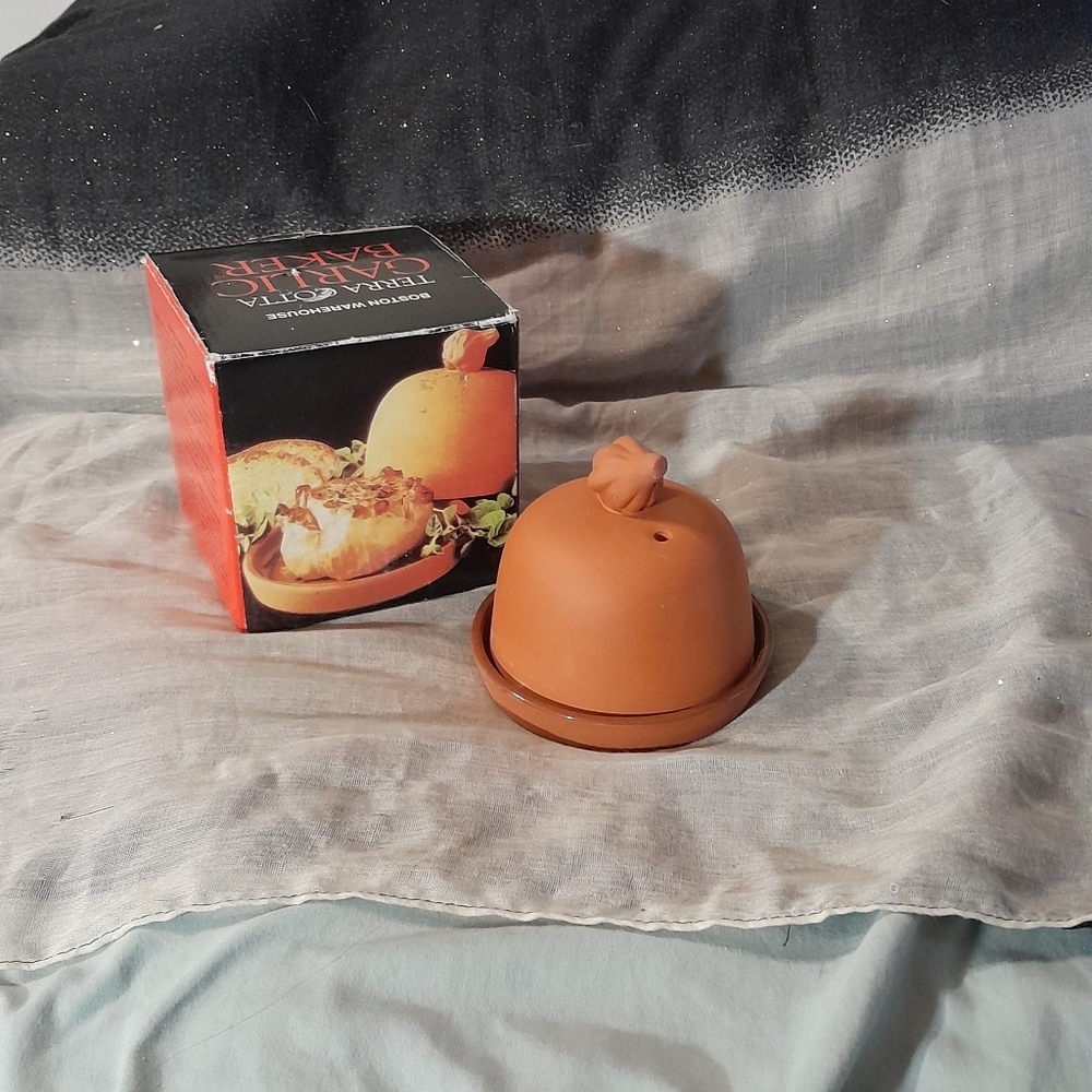 Vintage Terra Cotta Garlic Baker